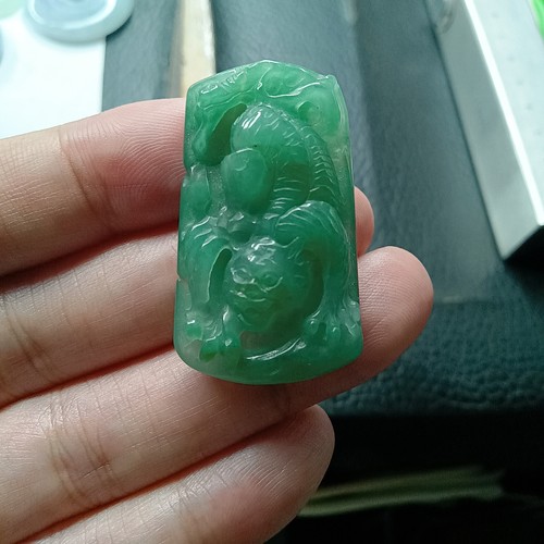 天然非洲翠满绿生肖虎吊坠