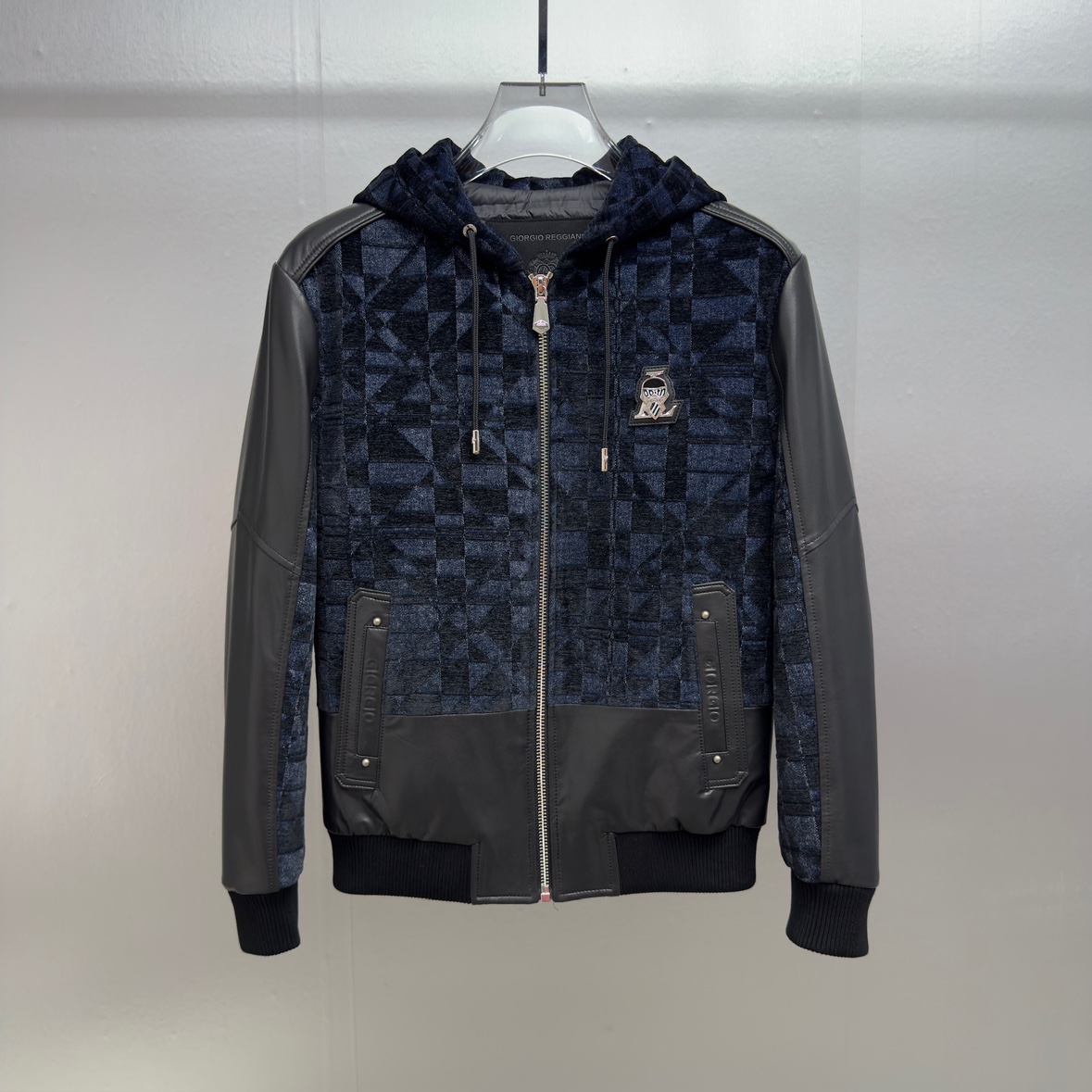 男士2025秋冬新款轻奢时尚连帽格子羊皮拼接夹克保暖拼色拉链外套