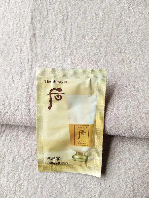 拍1发10韩国后wh//oo共振享平衡泡沫洁面乳2ml深层清洁保湿洗面奶
