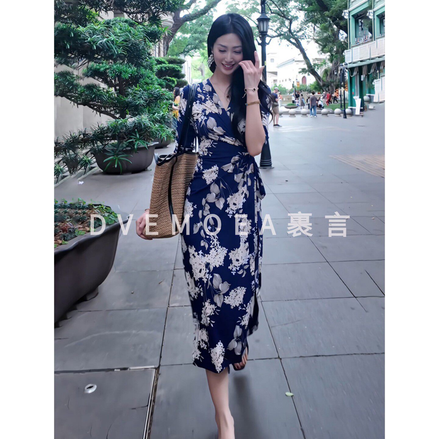 碎花真丝一片式V领收腰度假风裙