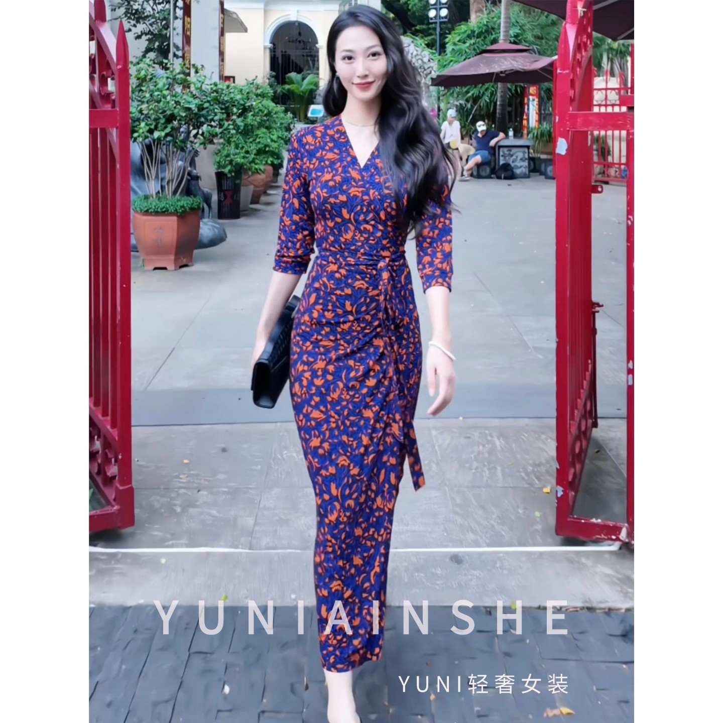 法式V领七分袖印花显瘦连衣裙