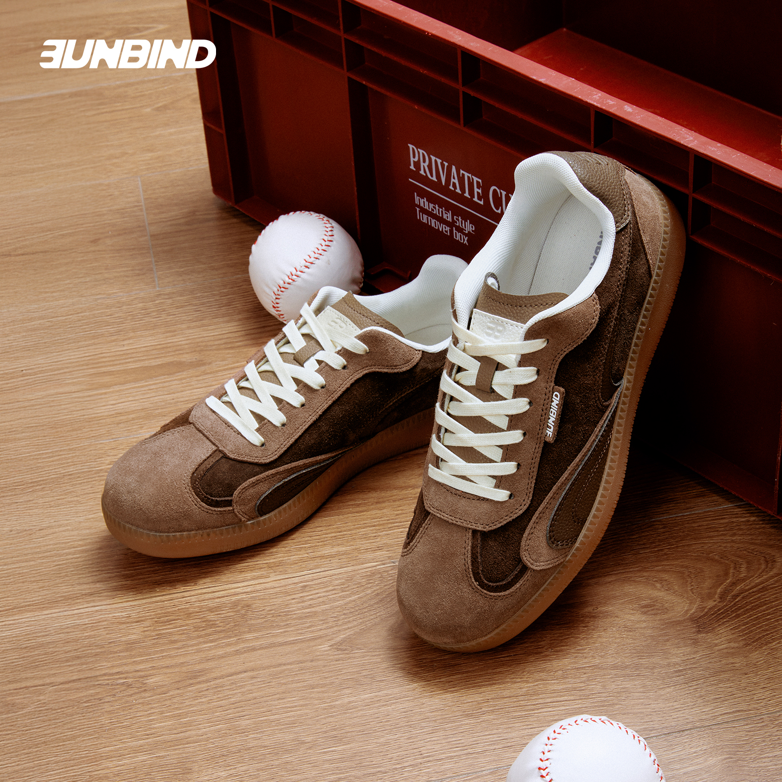 3B棕色复古休闲德训鞋