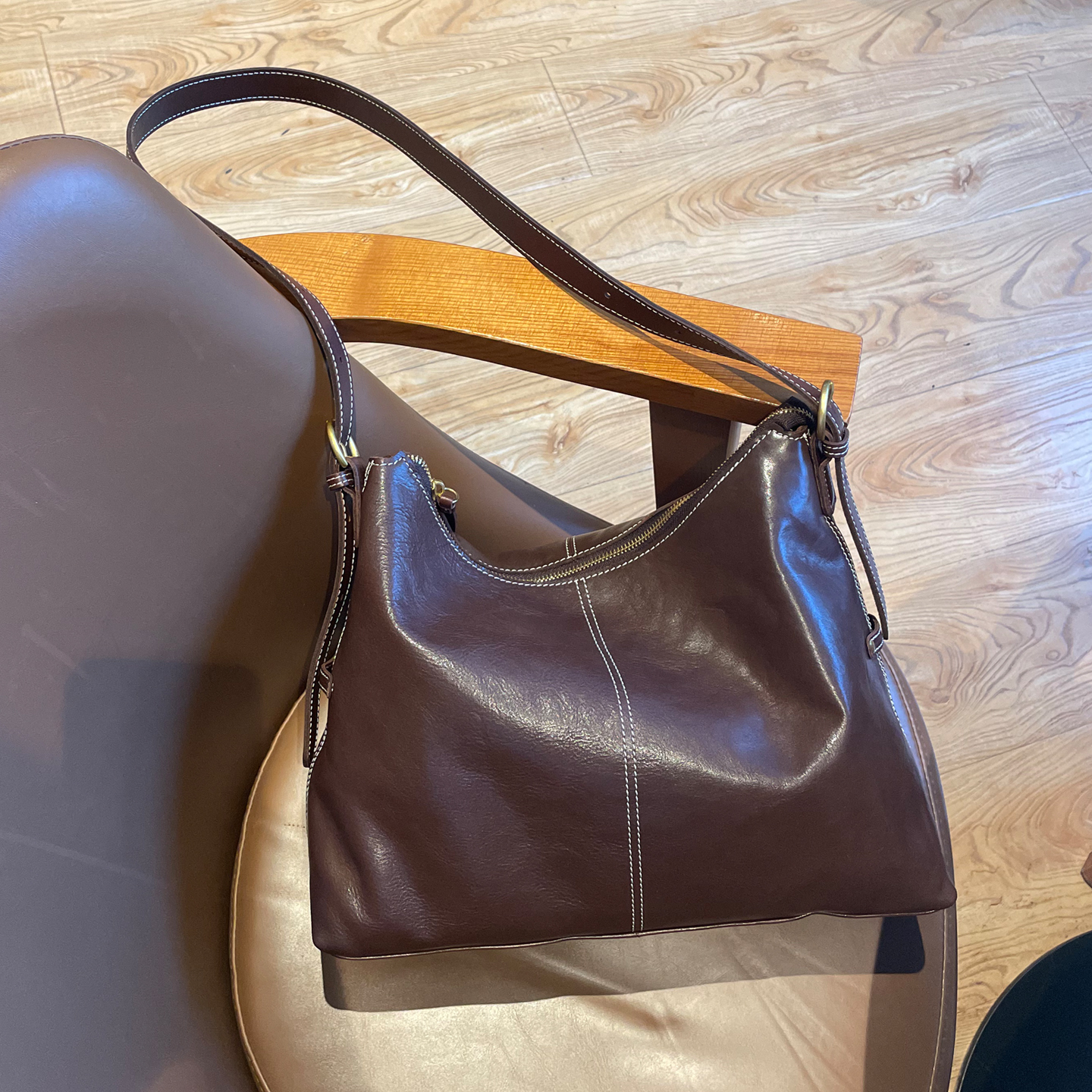 通勤复古大容量头层牛皮托特女包