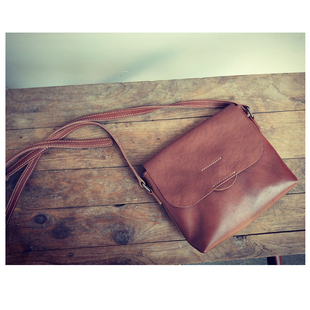 原创纯皮港风森女日系软皮女士单肩包斜挎小方包牛皮手机斜跨女包