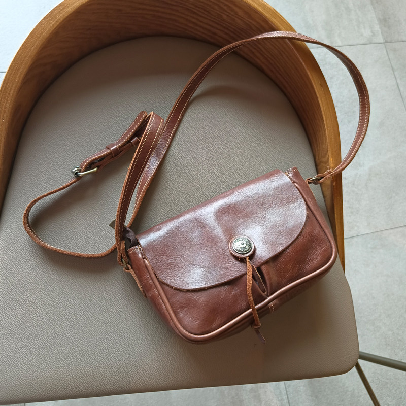 手工简约复古植鞣头层牛皮横款森系小方包原创女士单肩手机斜挎包