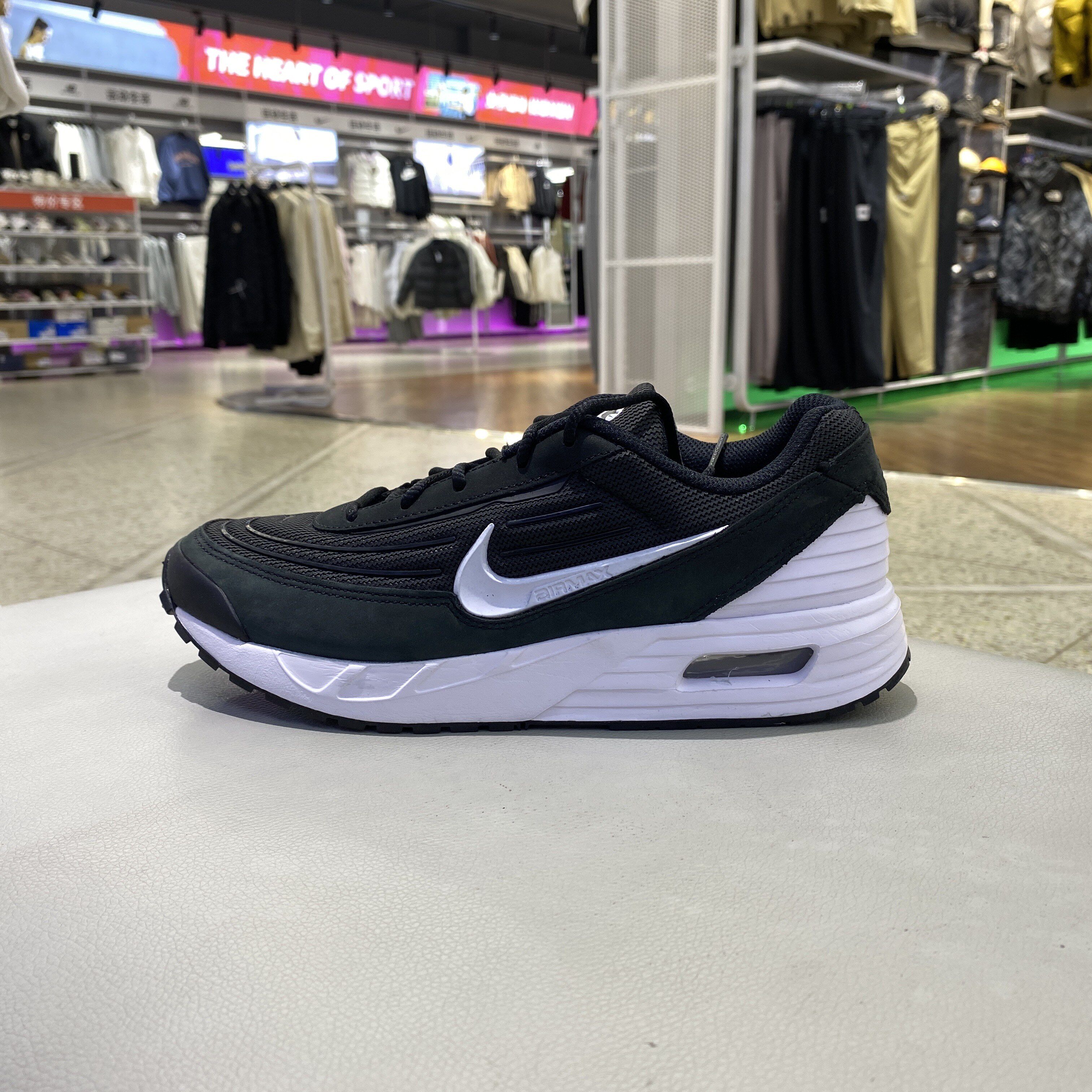 耐克NIKEAIRMAXVERSE男子气垫鞋透气黑白跑步运动鞋FV1302-003