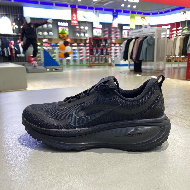 耐克nike男鞋25冬新款VOMERO 18缓震休闲运动跑步鞋HQ7001-001