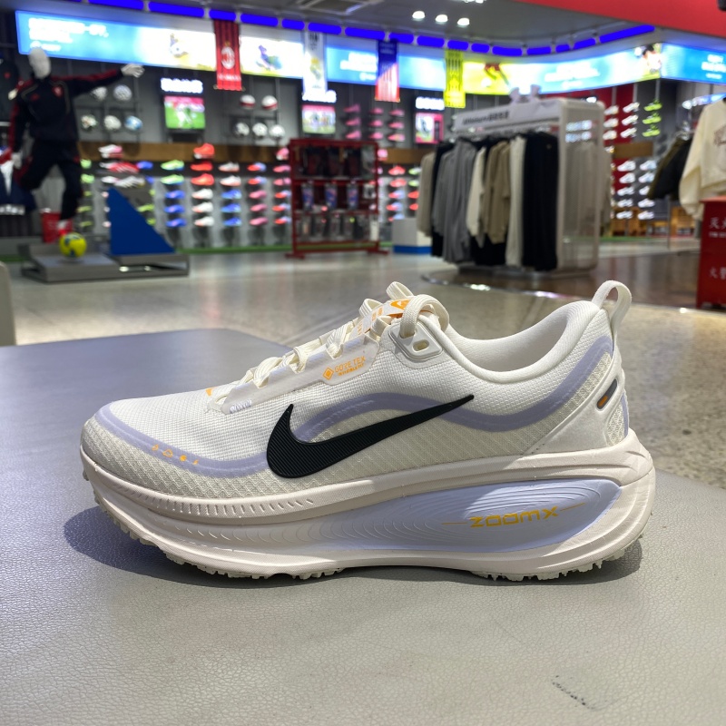 Vomero18缓震透气跑步鞋