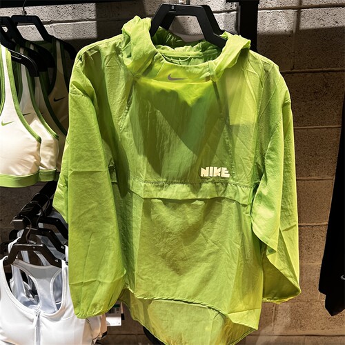 Nike耐克女子跑步训练反光印花轻薄连帽运动茄克外套II0464-303