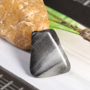 新疆和田玉黑白分明青花籽料独籽原石原籽吊坠挂件玉佩将将