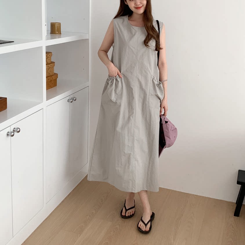 韩国chic2026夏季大码女装纯色背心裙大码胖MM口袋宽松圆领连衣裙