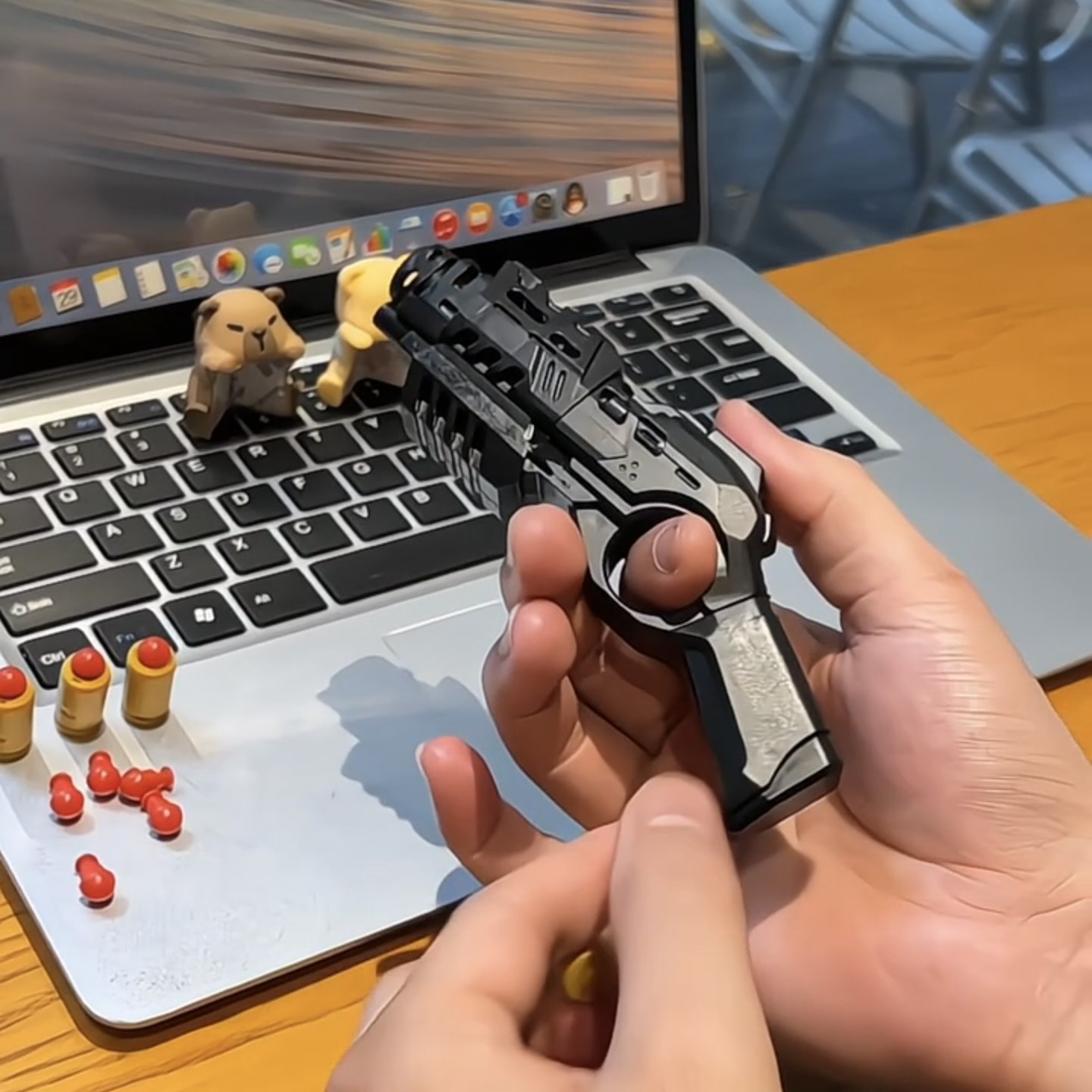 迷你软弹EDC可发射喷子玩具枪儿童黑科技一键抛壳小手枪男孩礼物