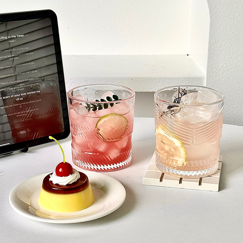 小众ins海棠刻花玻璃杯简约冰美式拿铁咖啡杯牛奶饮料杯家用水杯