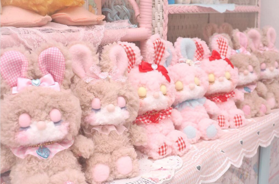 Кроличьи плюшевые куклы Sakura в розовом доме японского нативного района Нагоя ANIR Нагойя