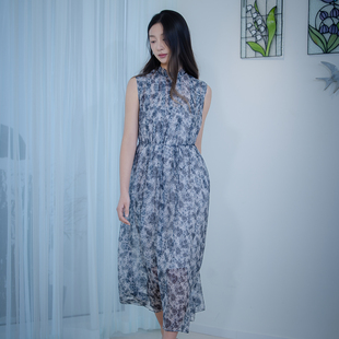 READ_ME读我简洁粉蓝洒脱压褶立领印花修身系带连衣裙G90814288