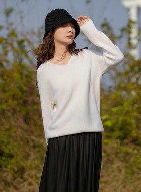 READ_ME读我白色简约V领抽条鱼骨纹百搭针织套头衫B80268446