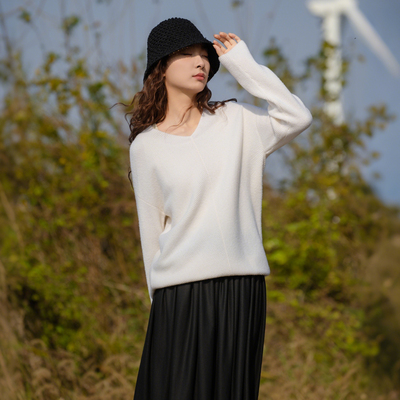 README套头V领针织衫