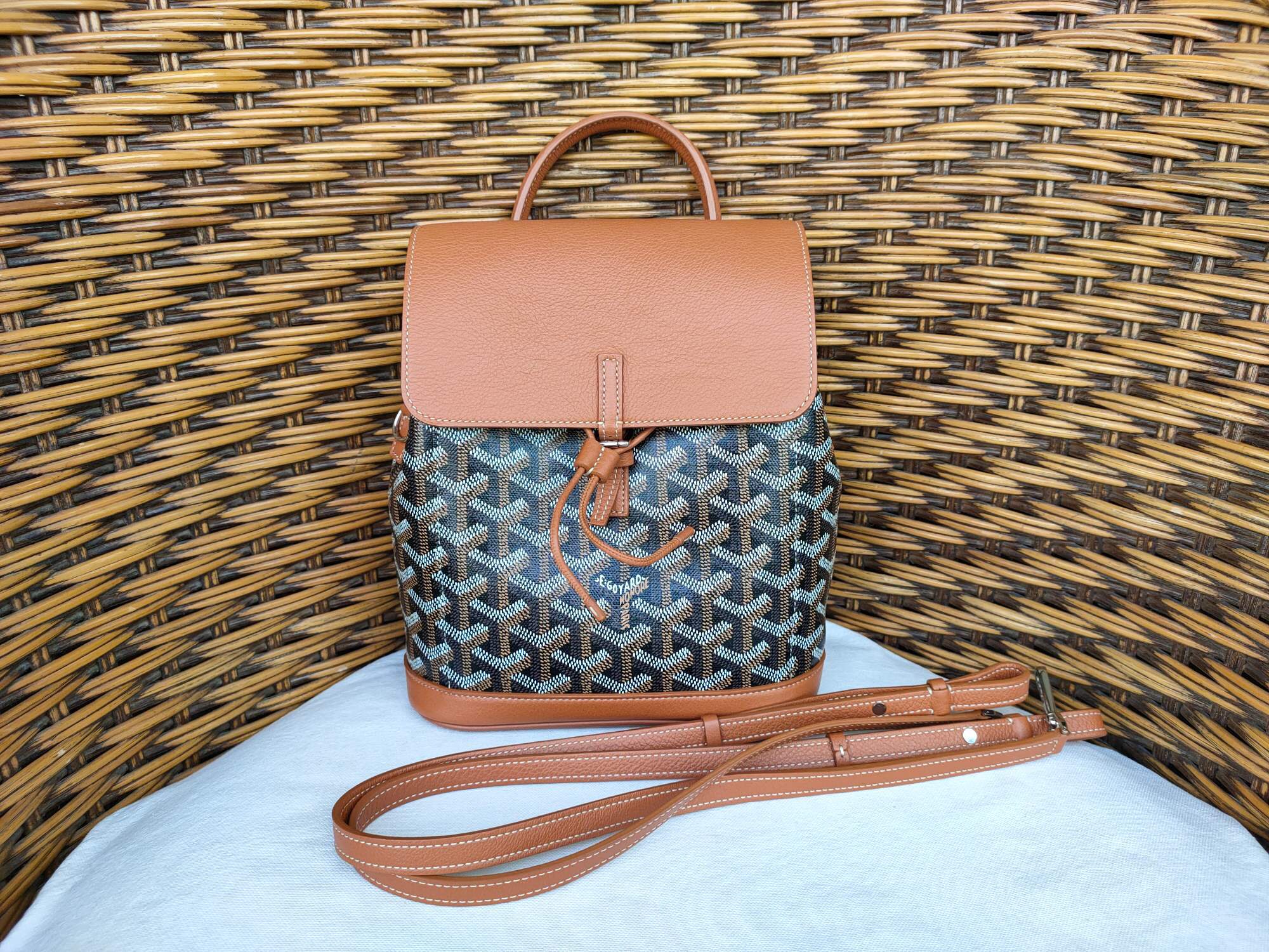 二手99新goyard戈雅alpin min双肩背包