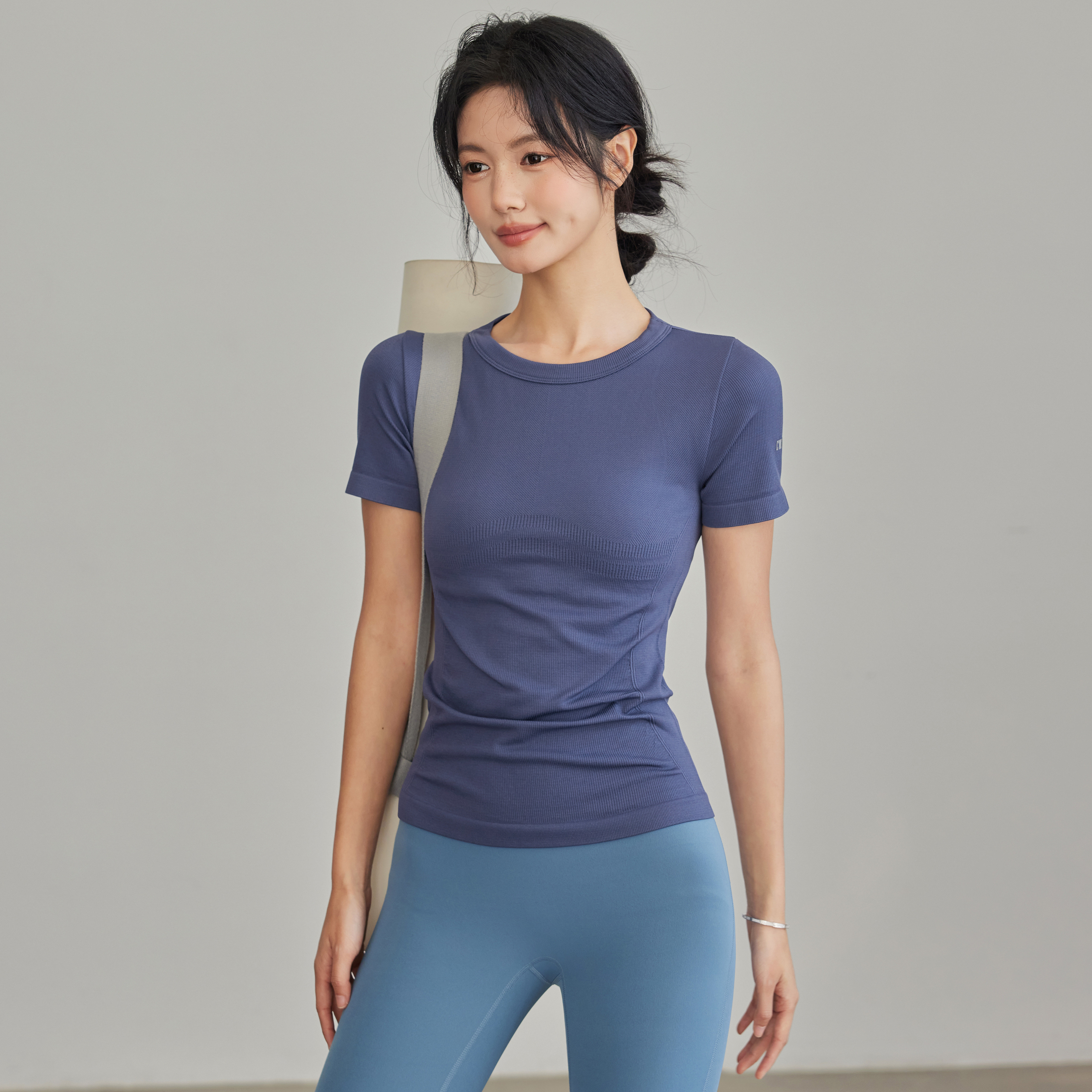 岚纹常规显瘦运动短袖T恤女夏季图片