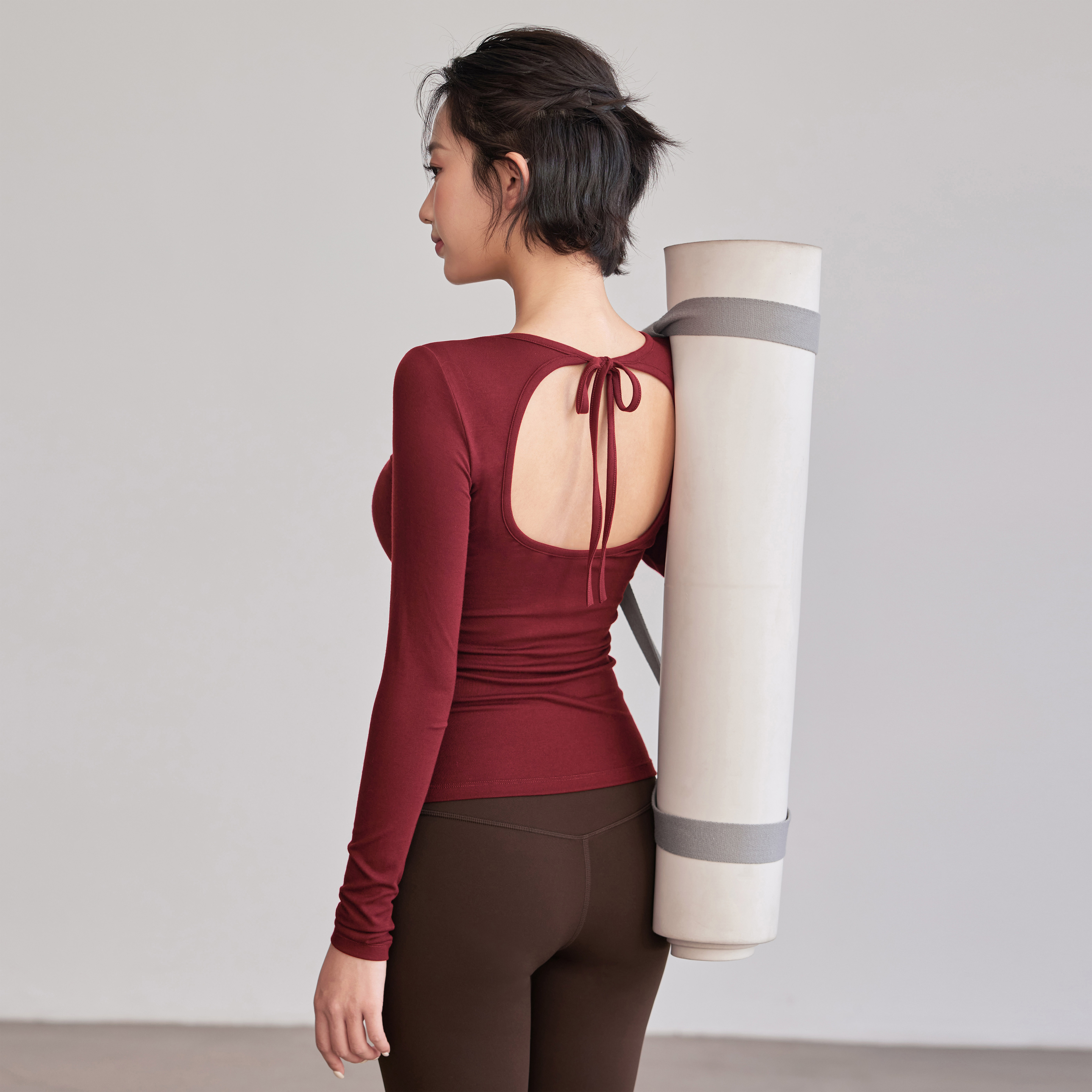 岚纹镂空美背休闲运动长袖女秋冬