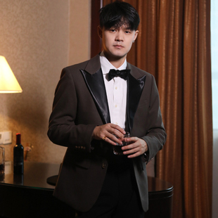 欧美风复古棕色缎面拼接戗驳领结婚主持晚会正装塔士多西服礼服