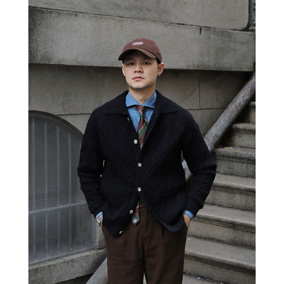 英伦复古粗针织修身绞花针织衫外套学院风翻领开衫厚款扭花毛衣