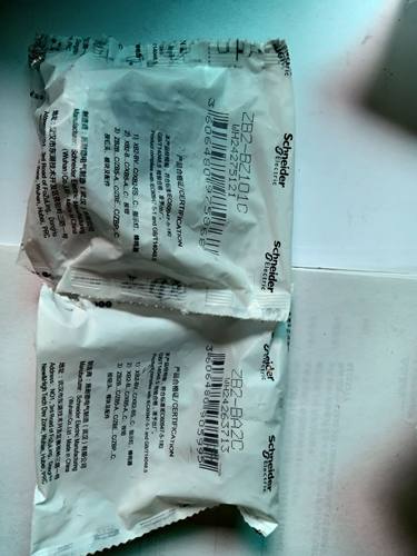 全新原装施耐德黑色按钮XB2BA21C