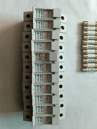 二手德力西熔断器RT18-32 2A的8个，10A的2个，5A的1个