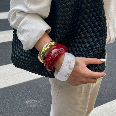 ETERNAL SUMMER时尚设计感晕染透明手镯不规则小众水波纹弹簧手镯