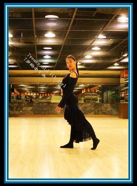 舞蹈服热销肚皮舞 套装包臀 生活两用包尾裙台韩国蕾丝 DV61