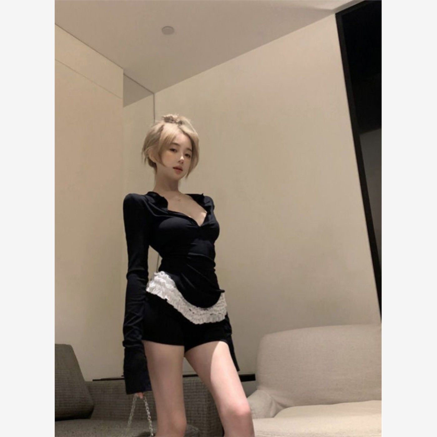 纯欲风v领长袖T恤女夏季修身显瘦弧形下摆黑色上衣拼接短裤两件套,女装/女士精品,时尚套装,淘宝优惠券,粉丝福利购,淘宝优惠卷