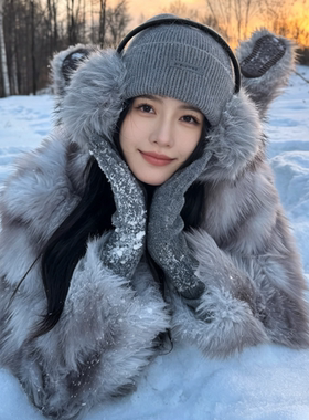 灰色帽子耳罩手套三件套