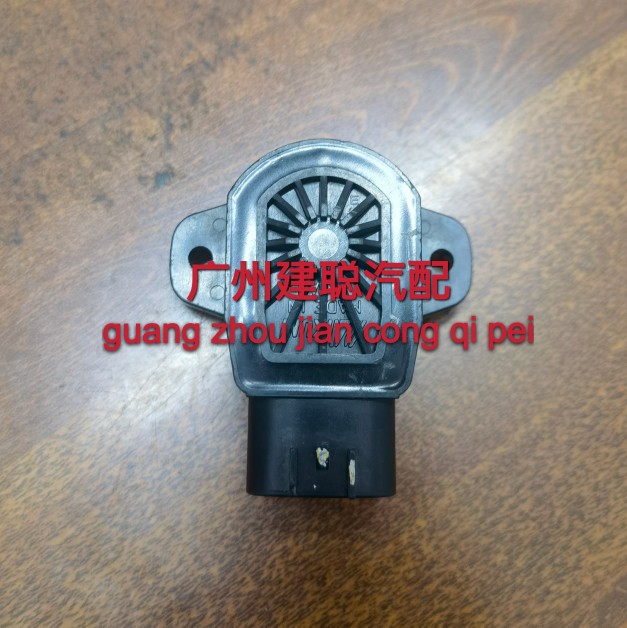 原装进口适用于铃木雨燕1.5  新奥拓  吉姆尼节气门位置传感器
