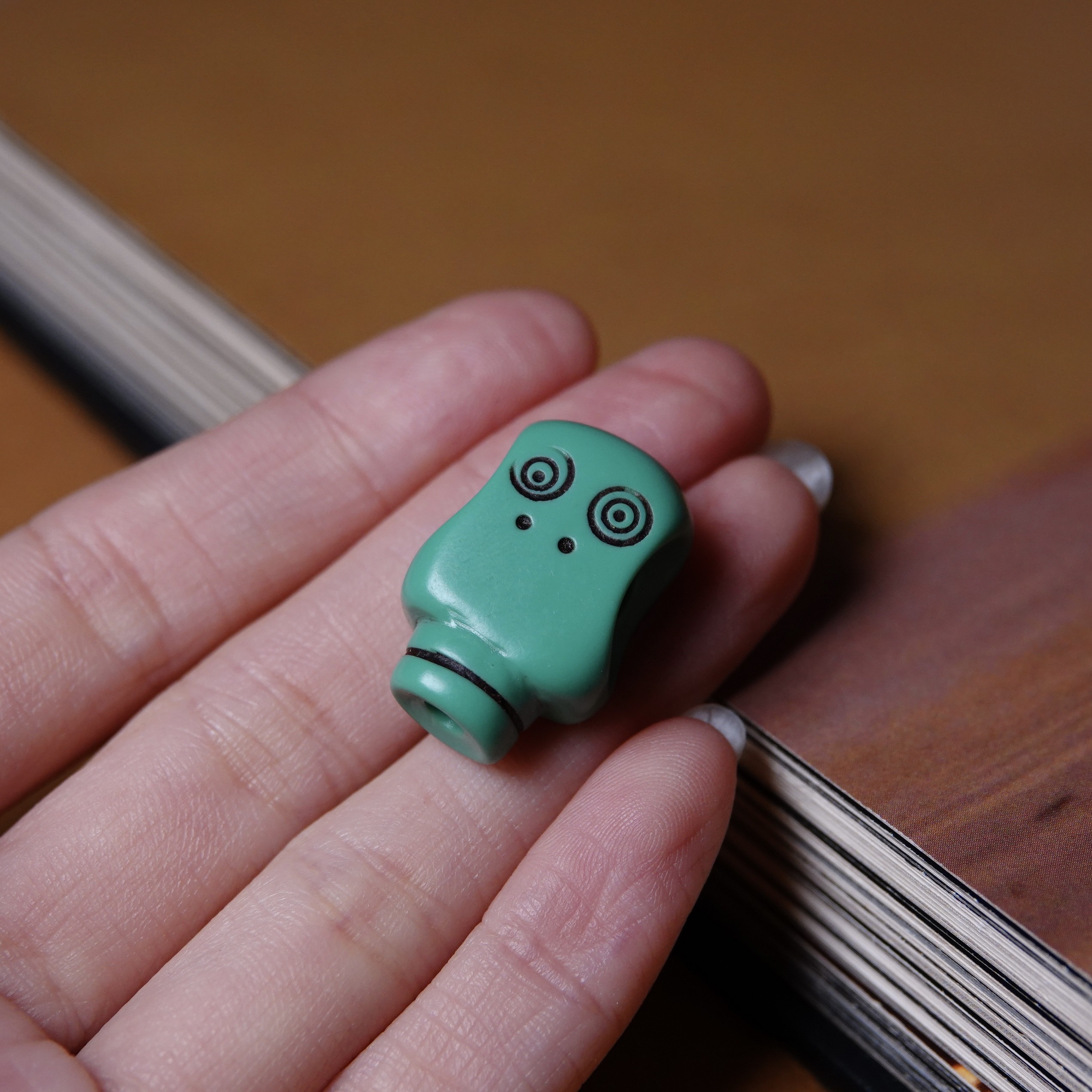 藏式稀有绿色树脂一体式三通大孔道料器带咒点佛头佛珠手持束尾