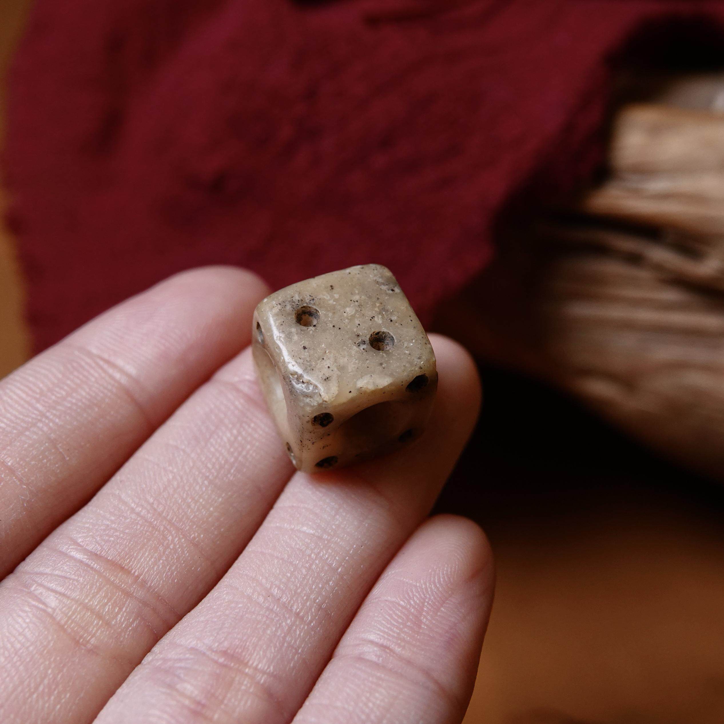 吉祥天母骰子老三通佛头地方玉石文玩纯手工DIY念珠手串顶珠三通