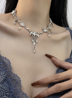 锁骨链满钻高级感年会项链