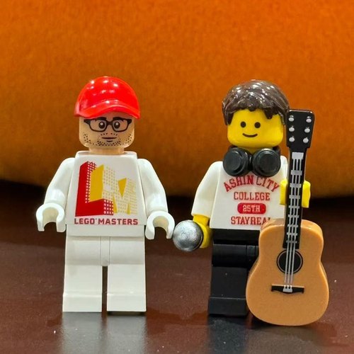 乐高正品零配件五月天阿信人仔配件吉他头发深棕色话筒耳机全新