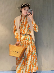 治愈色系小太阳～橘色波浪小绿花印花衬衫+半身裙
