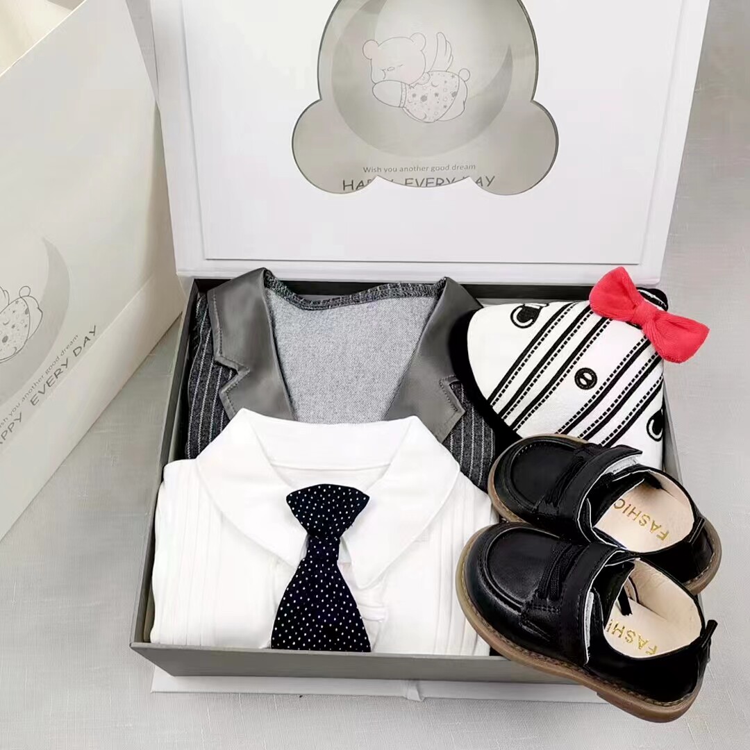 春秋婴儿礼盒西装套装网红男童绅士礼服宝宝英伦风周岁婚礼宴会服