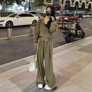 初秋穿搭一整套韩系高级感2024年新款早秋休闲时尚运动卫衣套装女