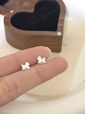 S999纯银木马耳钉女小众设计感高级轻奢气质百搭耳环2025新款爆款