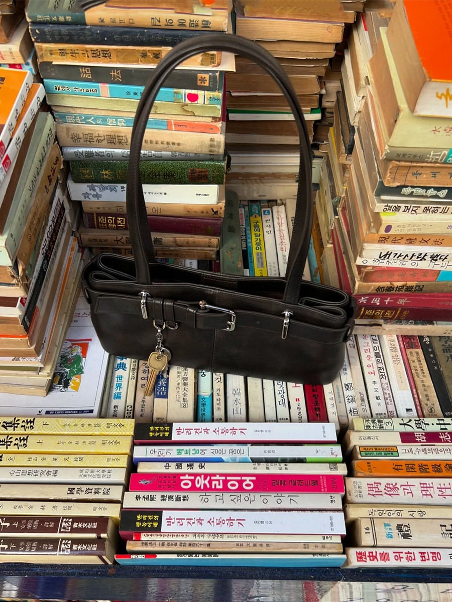 Korean Blogger Chic Underarm Bag – Spring/Summer Trend Steal! - Product image 2