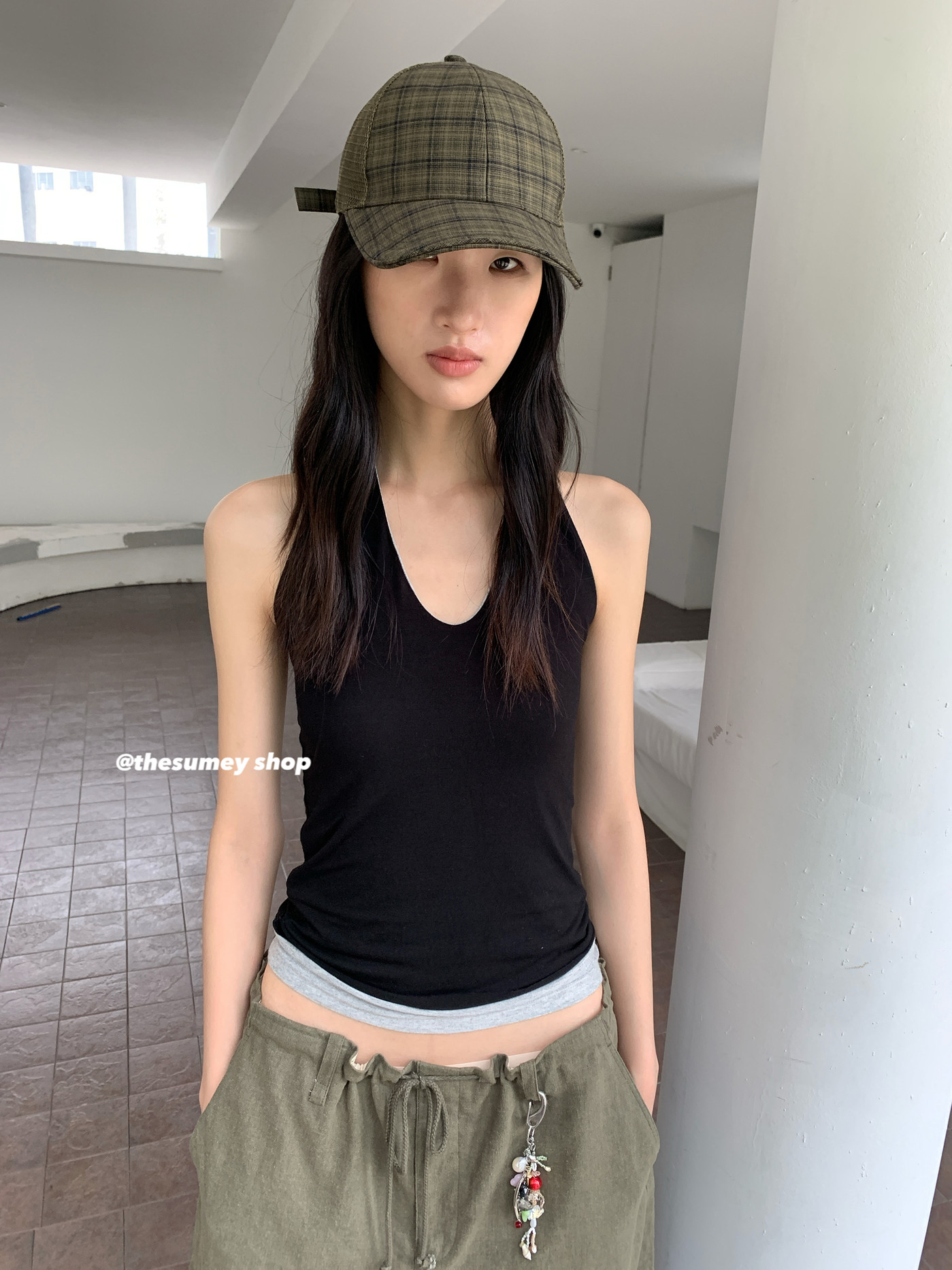 THESUMEY设计感正反两穿撞色挂脖背心女2024夏季新款修身内搭上衣