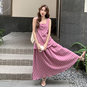 韩系格子吊带半裙套装女2025年夏季新款温柔风显瘦休闲长裙两件套图片