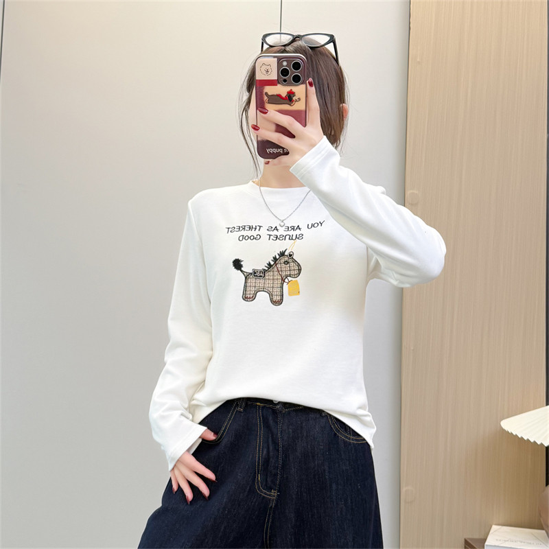 惠衣阁冬季女长袖圆领T恤衫双面德绒打底衫休闲卡通刺绣打底上衣