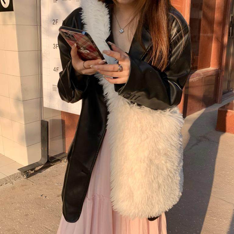 日韩纯色毛茸茸单肩包包女秋冬可爱软妹少女学生大容量毛绒斜挎包