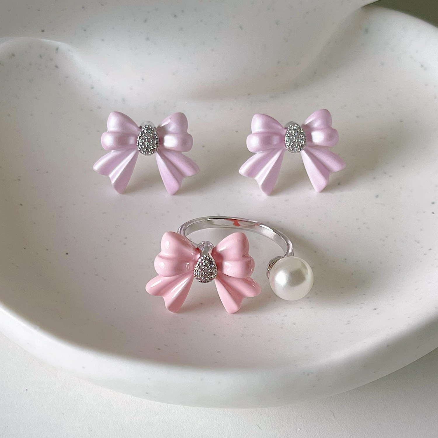 浪漫透明水滴锆石蝴蝶结耳钉精致