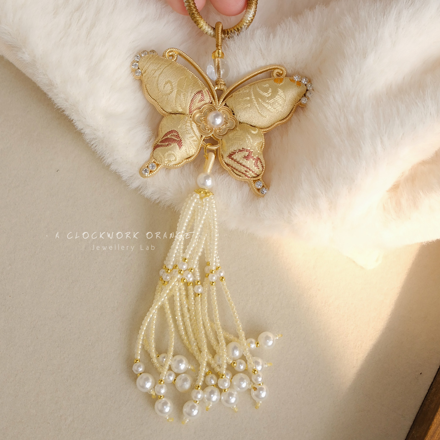 「金蝶珠穗」原创宋锦手作包挂件手机挂件新中式新年礼物精致国风,服饰配件/皮带/帽子/围巾,包挂件,淘宝优惠券,粉丝福利购,淘宝优惠卷