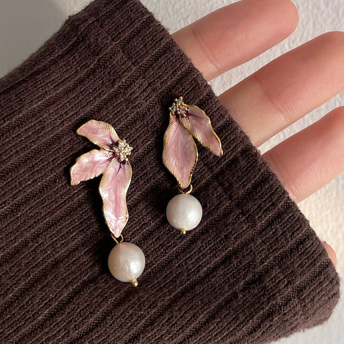 法式轻复古天然珍珠粉色花朵耳钉