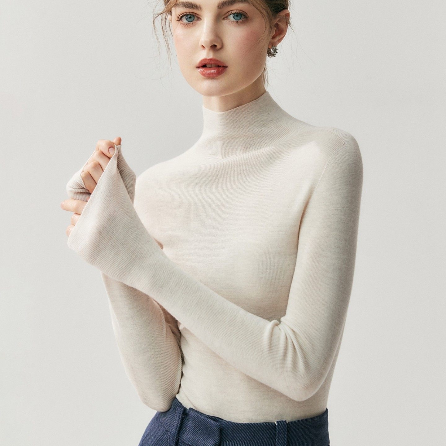 可机洗无缝成衣超细羊毛衫女秋冬半高领毛衣内搭修身针织羊绒打底